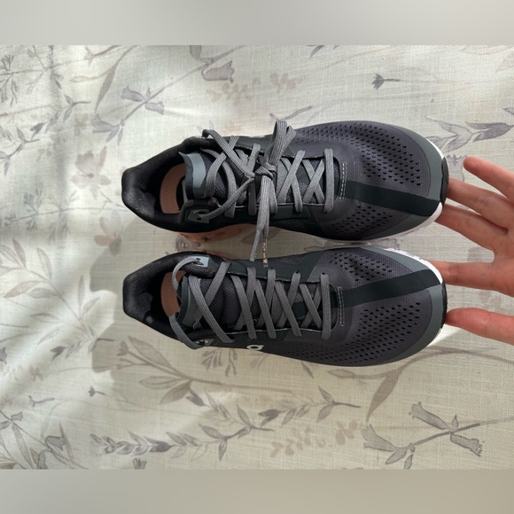 NWT On Running Cloud Flow Rock/Rose 10.5/9.5/10 - Picture 5 of 12